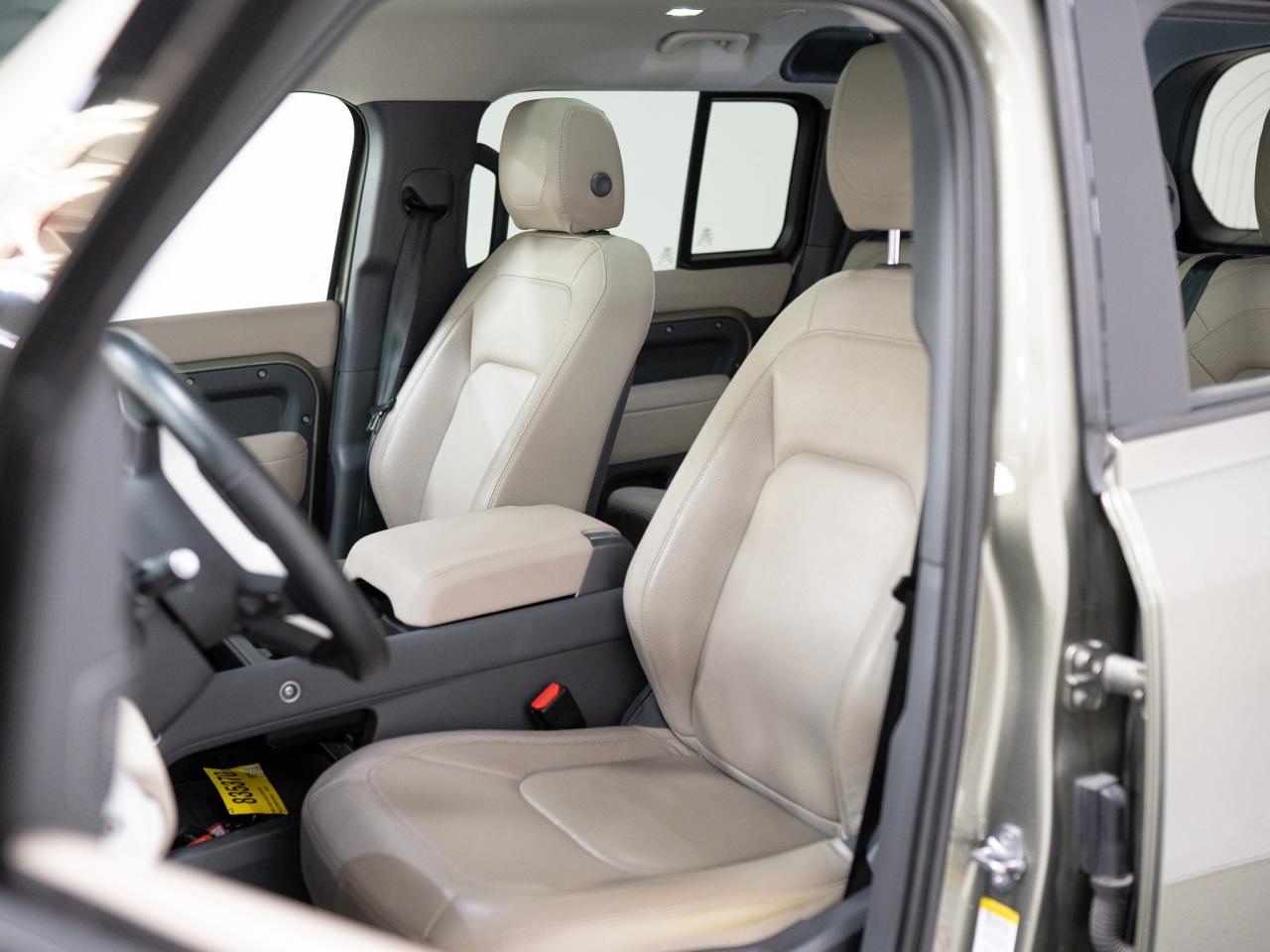 2023 Land Rover Defender 110 S | P300 | MERIDIAN | PANO Photo