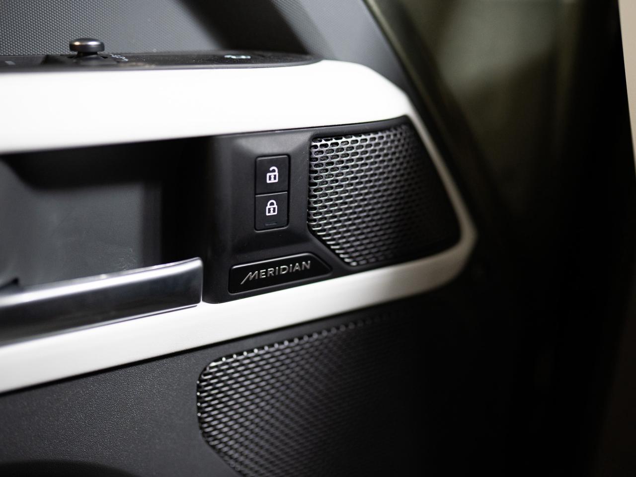 2023 Land Rover Defender 110 S | P300 | MERIDIAN | PANO Photo