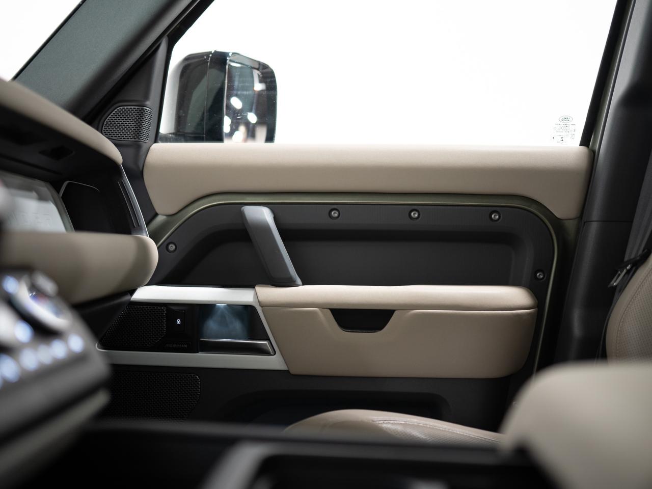 2023 Land Rover Defender 110 S | P300 | MERIDIAN | PANO Photo