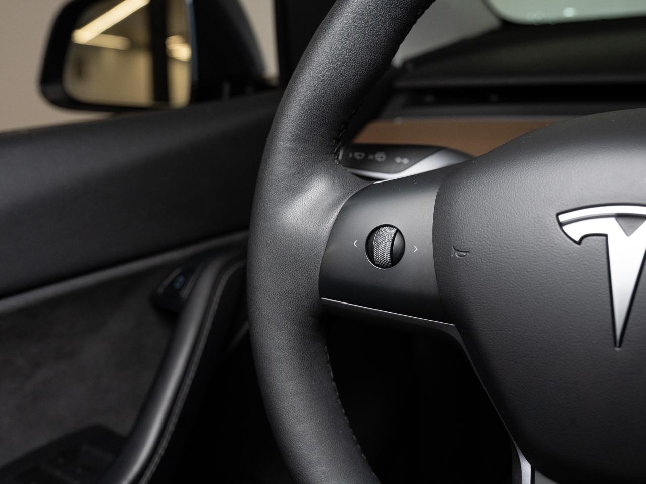 2022 Tesla Model Y LONG RANGE | AWD | ACCELERATION BOOST Photo