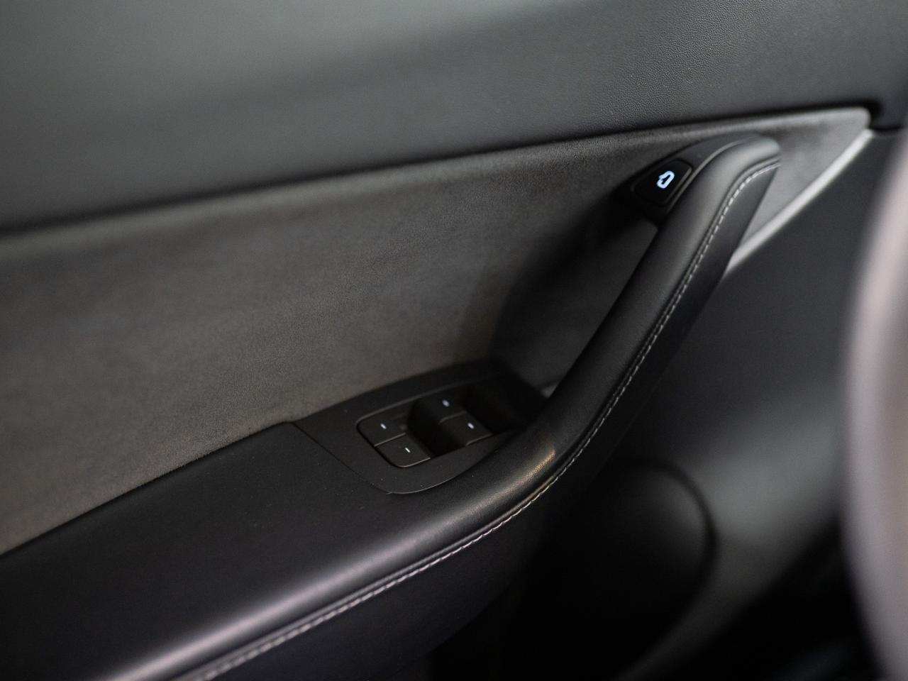 2022 Tesla Model Y LONG RANGE | AWD | ACCELERATION BOOST Photo