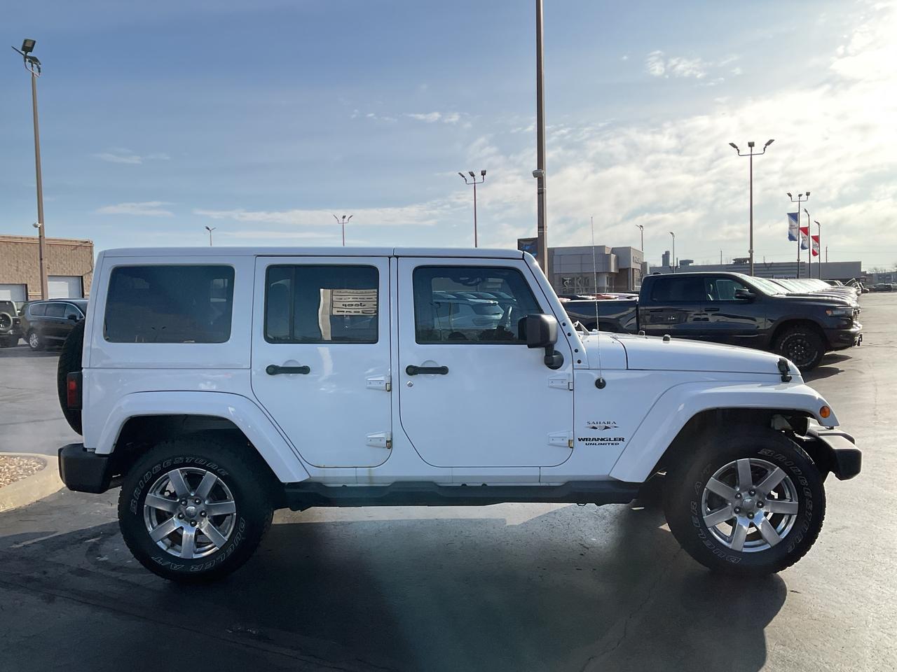 2017 Jeep Wrangler Unlimited TRAILER TOW / NAV / RMT START / 18 POLISHED ALLOY Photo