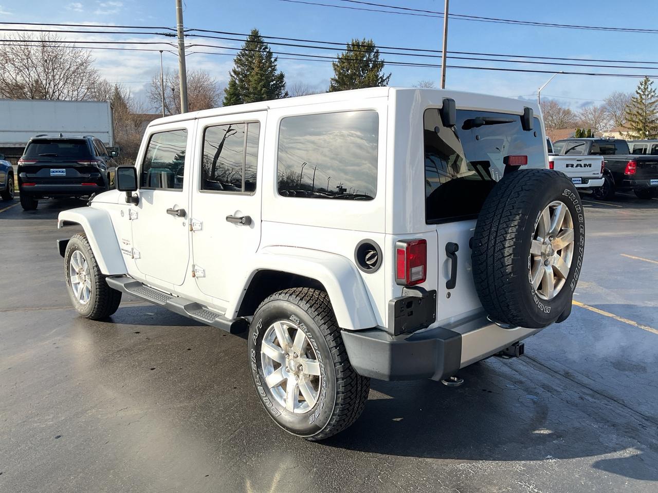 2017 Jeep Wrangler Unlimited TRAILER TOW / NAV / RMT START / 18 POLISHED ALLOY Photo
