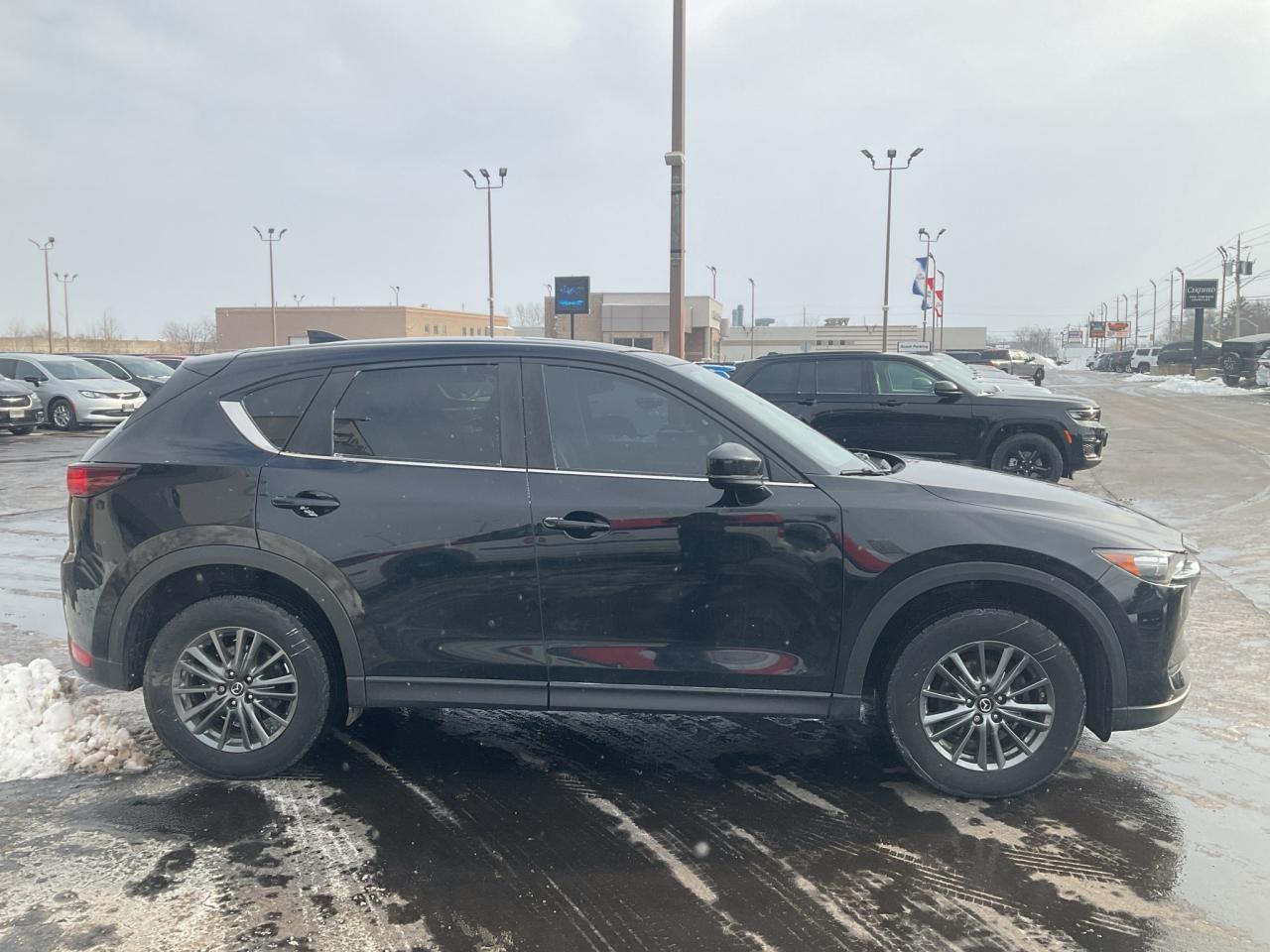 2020 Mazda CX-5 AWD / SUNROOF / 4CYLINDER / ONE OWNER / HTD SEATS Photo3