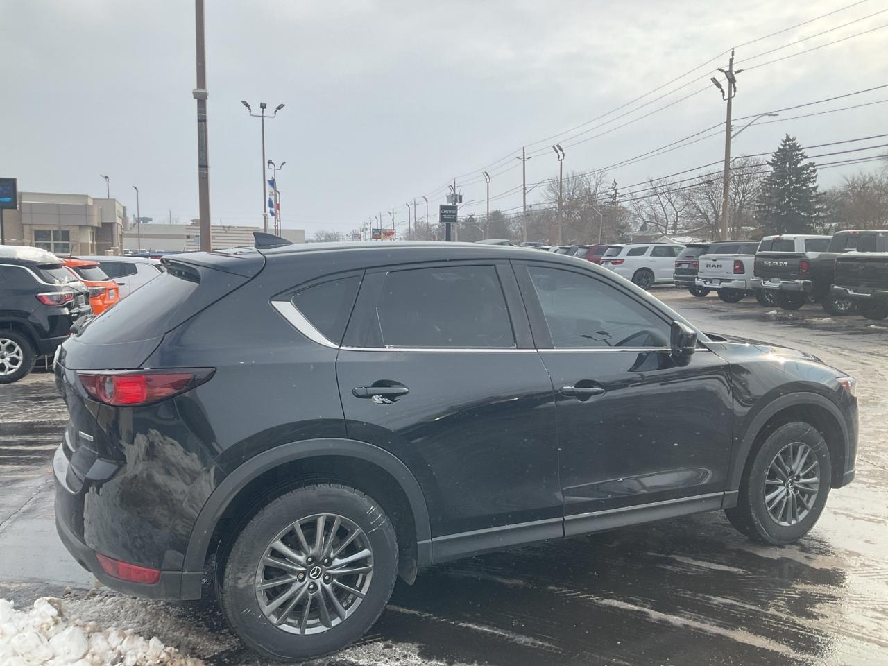 2020 Mazda CX-5 AWD / SUNROOF / 4CYLINDER / ONE OWNER / HTD SEATS Photo