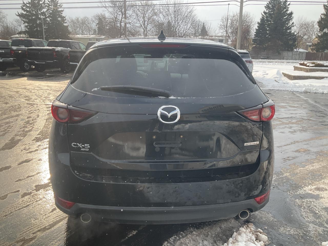 2020 Mazda CX-5 AWD / SUNROOF / 4CYLINDER / ONE OWNER / HTD SEATS Photo