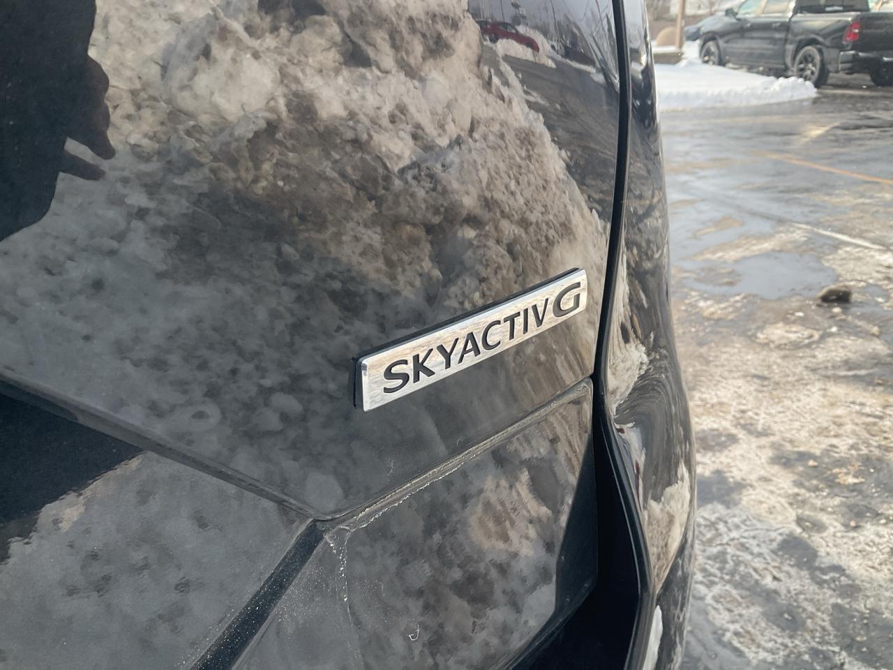 2020 Mazda CX-5 AWD / SUNROOF / 4CYLINDER / ONE OWNER / HTD SEATS Photo