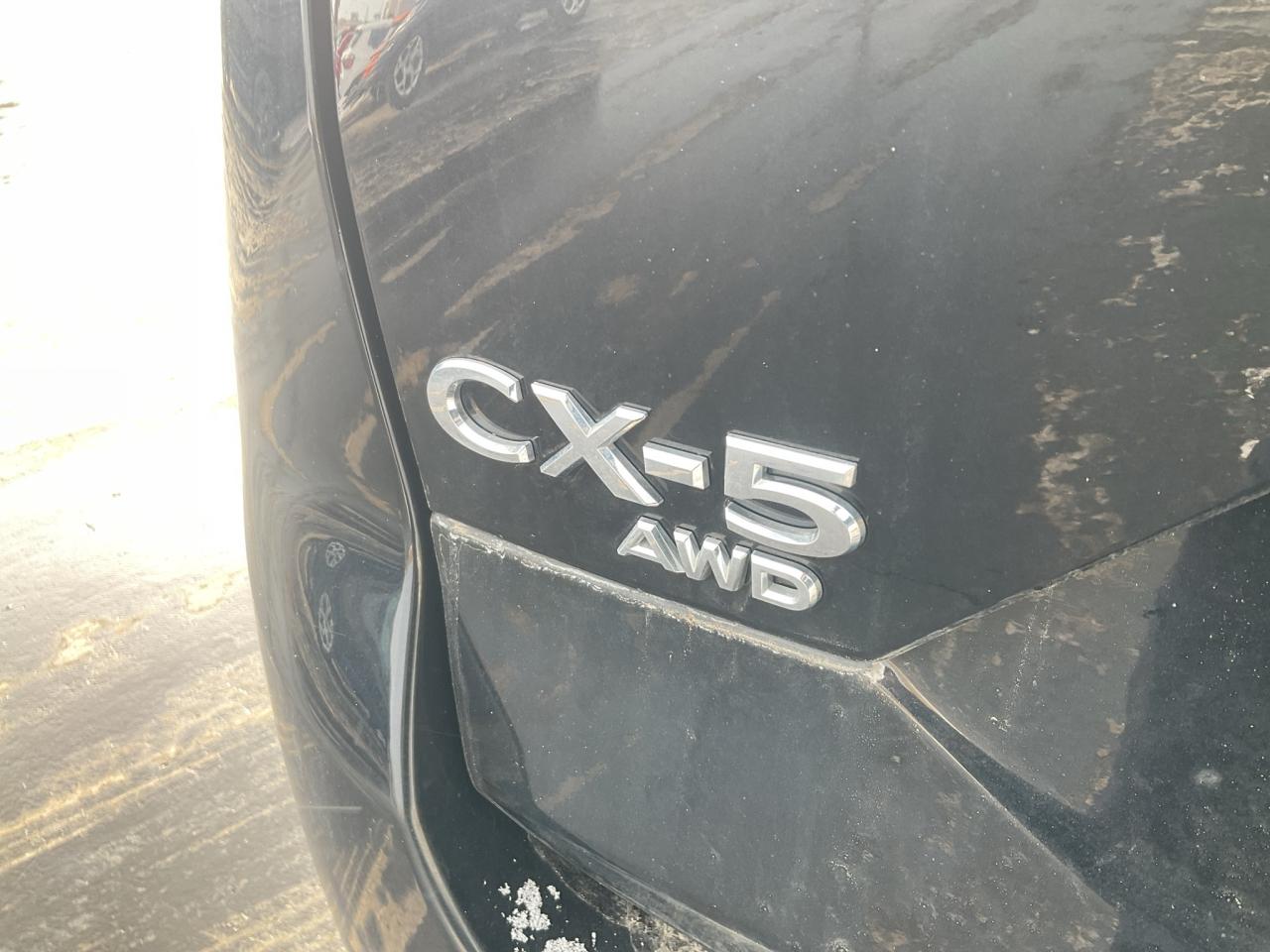 2020 Mazda CX-5 AWD / SUNROOF / 4CYLINDER / ONE OWNER / HTD SEATS Photo