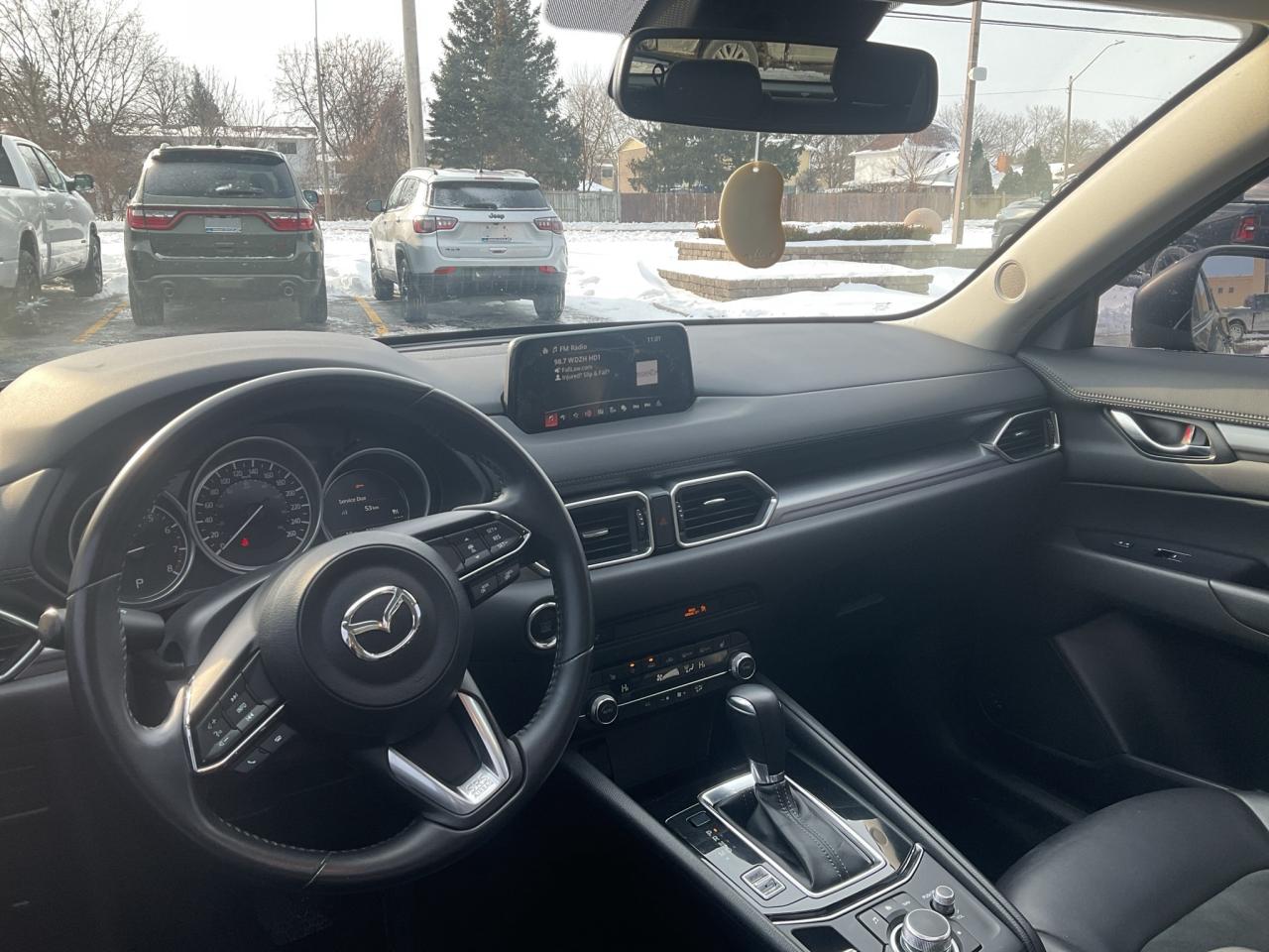 2020 Mazda CX-5 AWD / SUNROOF / 4CYLINDER / ONE OWNER / HTD SEATS Photo