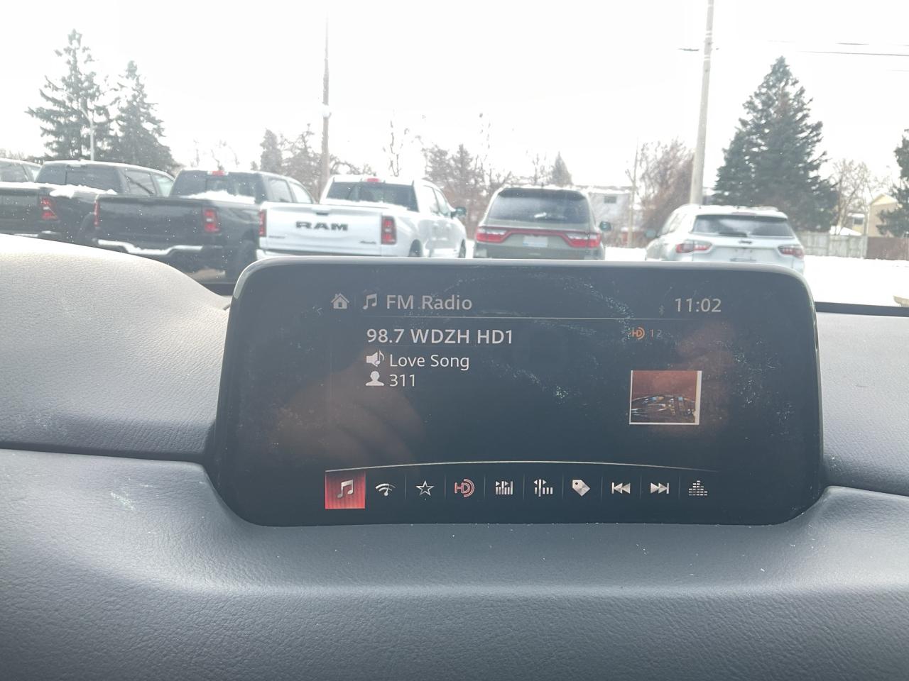 2020 Mazda CX-5 AWD / SUNROOF / 4CYLINDER / ONE OWNER / HTD SEATS Photo