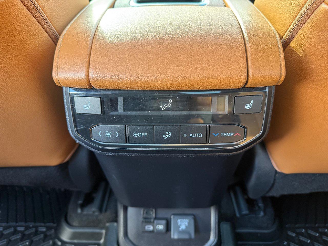 2023 Toyota Highlander Hybrid Limited Photo