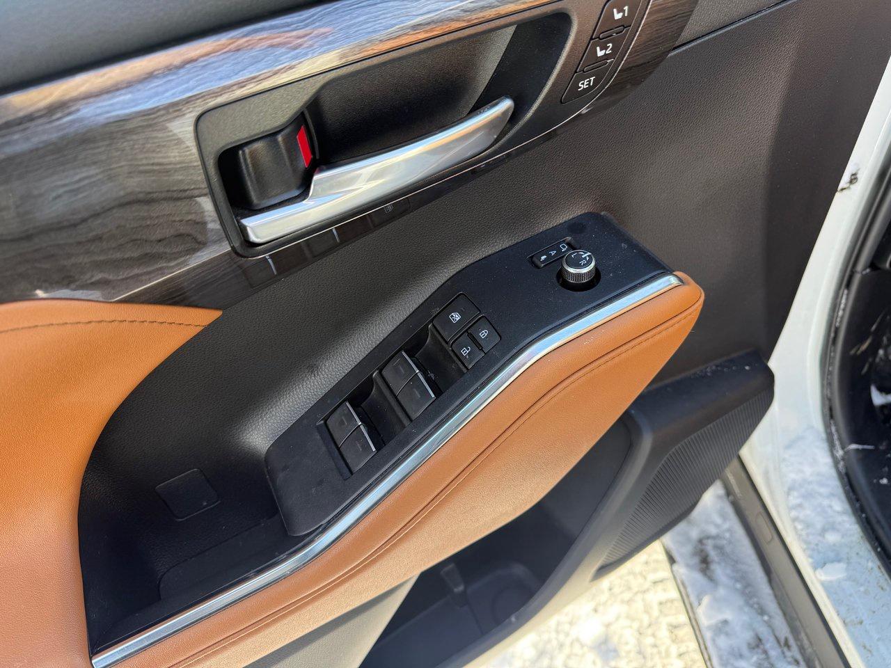 2023 Toyota Highlander Hybrid Limited Photo