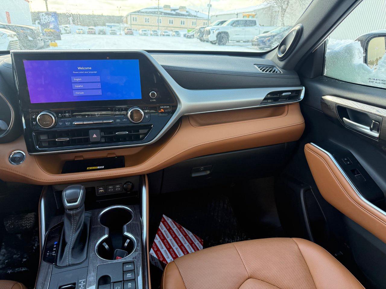 2023 Toyota Highlander Hybrid Limited Photo