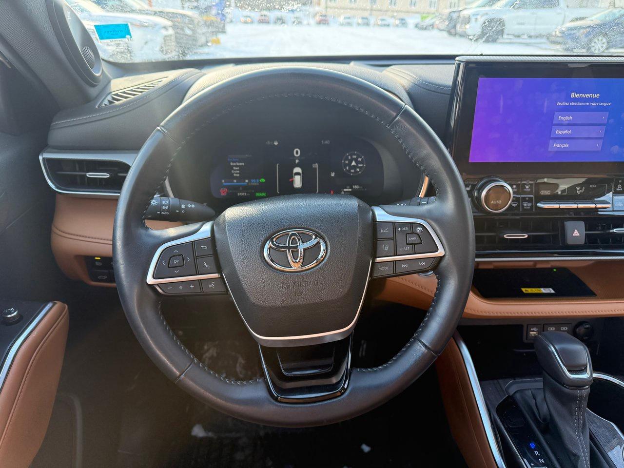 2023 Toyota Highlander Hybrid Limited Photo