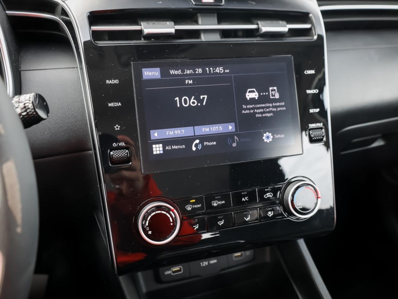 2022 Hyundai Tucson Essential AWD  - Heated Seats - $149 B/W Photo