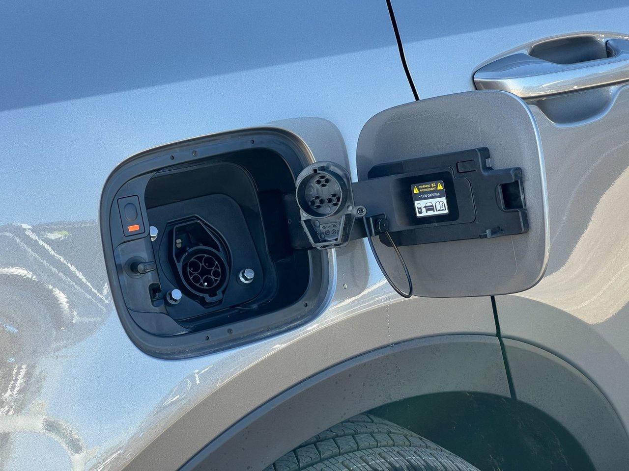 2025 Kia Sorento PHEV EX Photo3