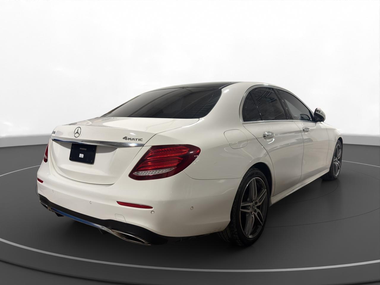 2019 Mercedes-Benz E-Class E 300 | AMG PACKAGE | Photo