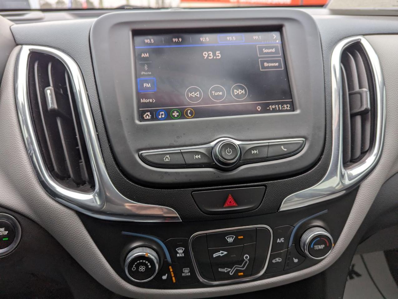 2021 Chevrolet Equinox LS WITH APPLE CARPLAY!! Photo