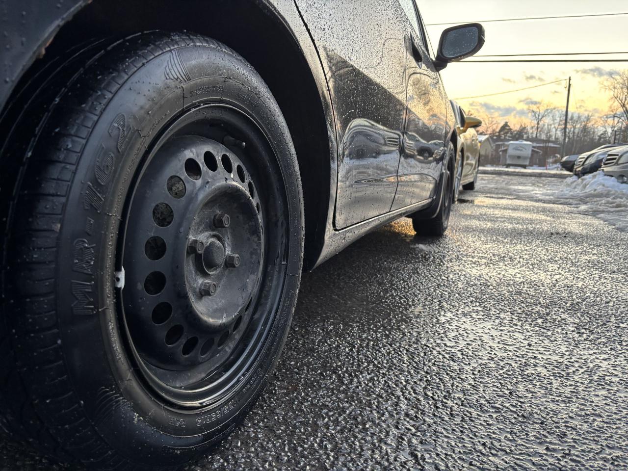 2011 Honda Fit DX-A Photo