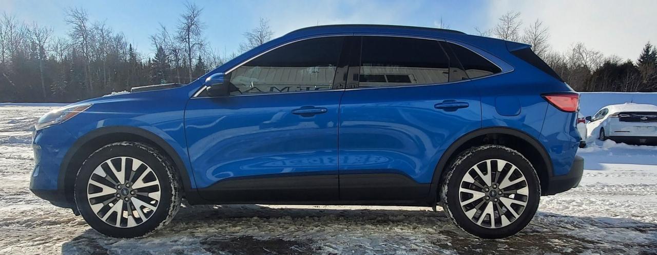 2020 Ford Escape Titanium AWD Photo