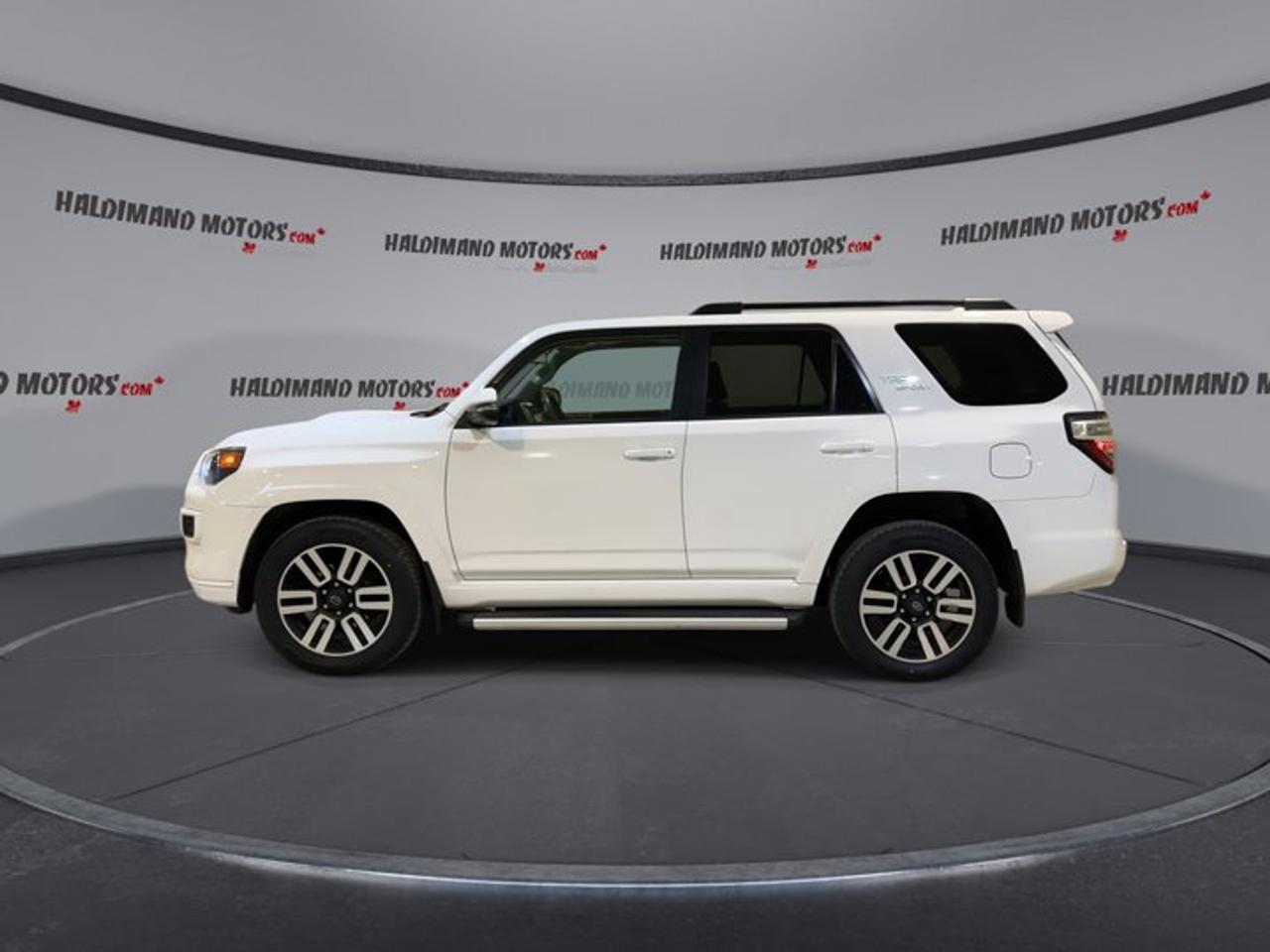 2022 Toyota 4Runner TRD Sport 4wd | Sunroof | Heated Seats | Leather Photo4