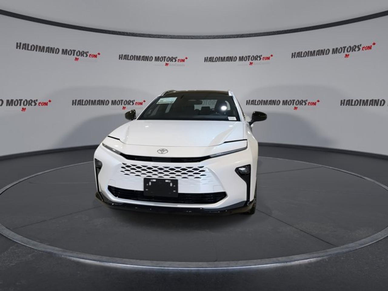 2025 Toyota Crown Signia Limited AWD Photo