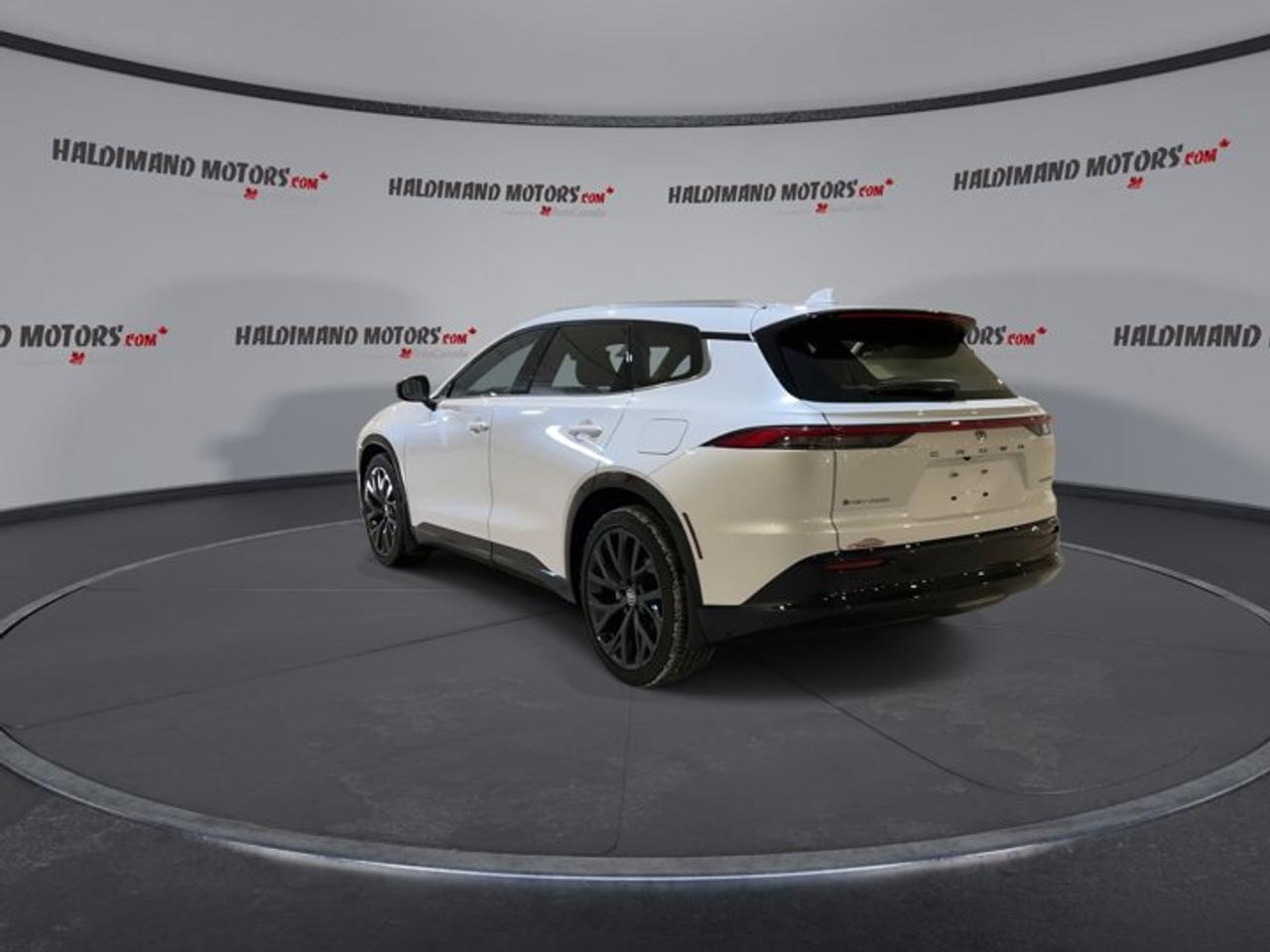 2025 Toyota Crown Signia Limited AWD Photo