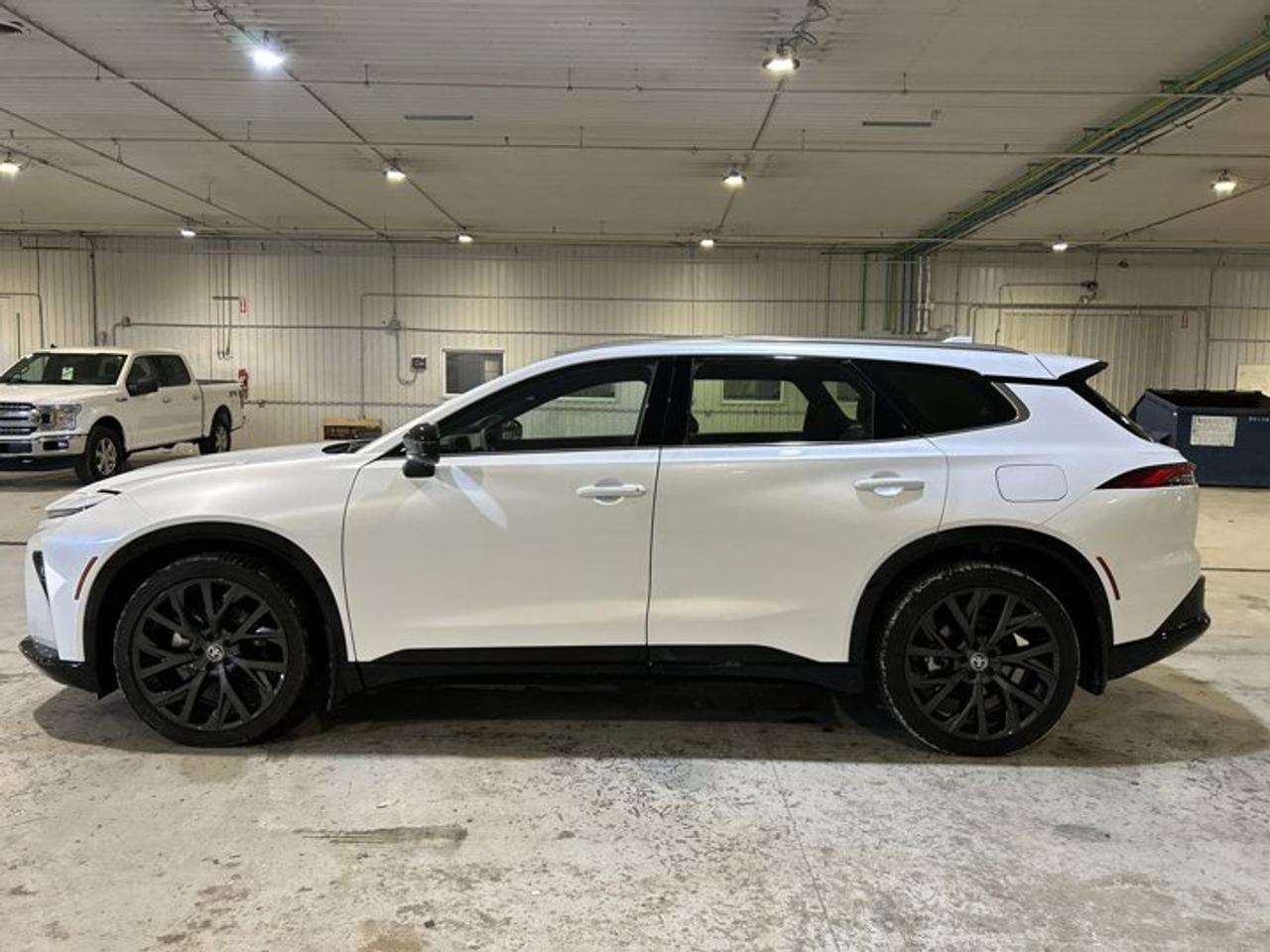 2025 Toyota Crown Signia Limited AWD Photo