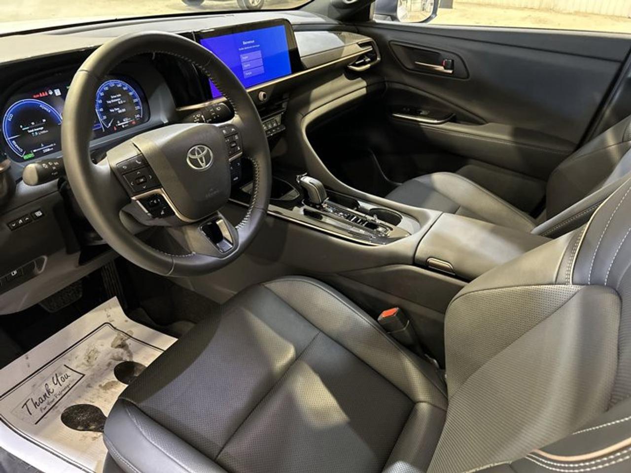 2025 Toyota Crown Signia Limited AWD Photo