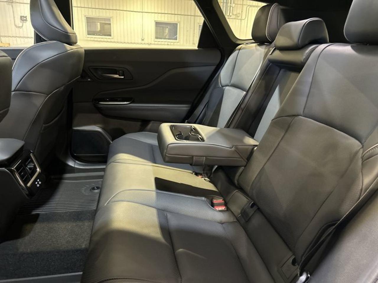 2025 Toyota Crown Signia Limited AWD Photo