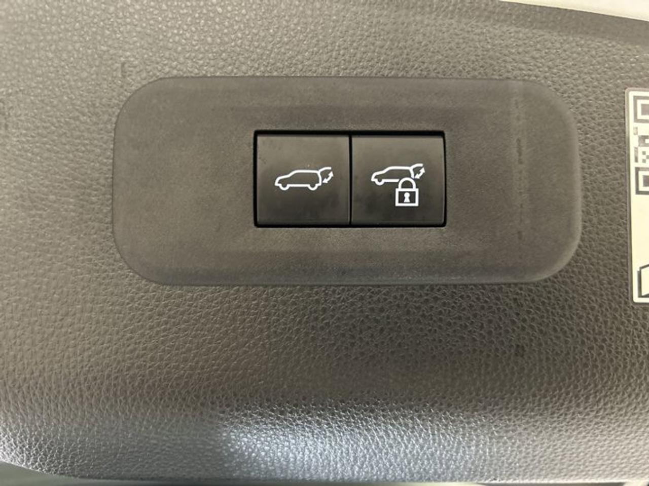 2025 Toyota Crown Signia Limited AWD Photo