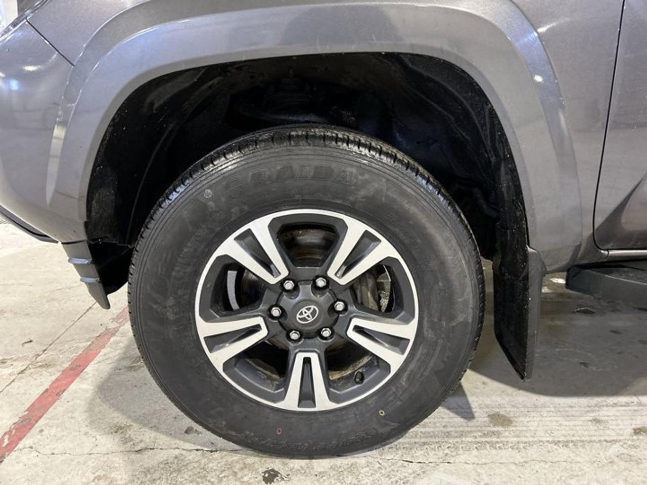 2016 Toyota Tacoma TRD Sport Double Cab 4wd | No accidents Photo