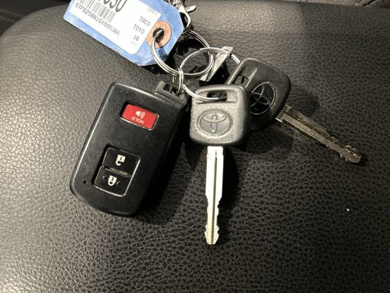 2016 Toyota Tacoma TRD Sport Double Cab 4wd | No accidents Photo