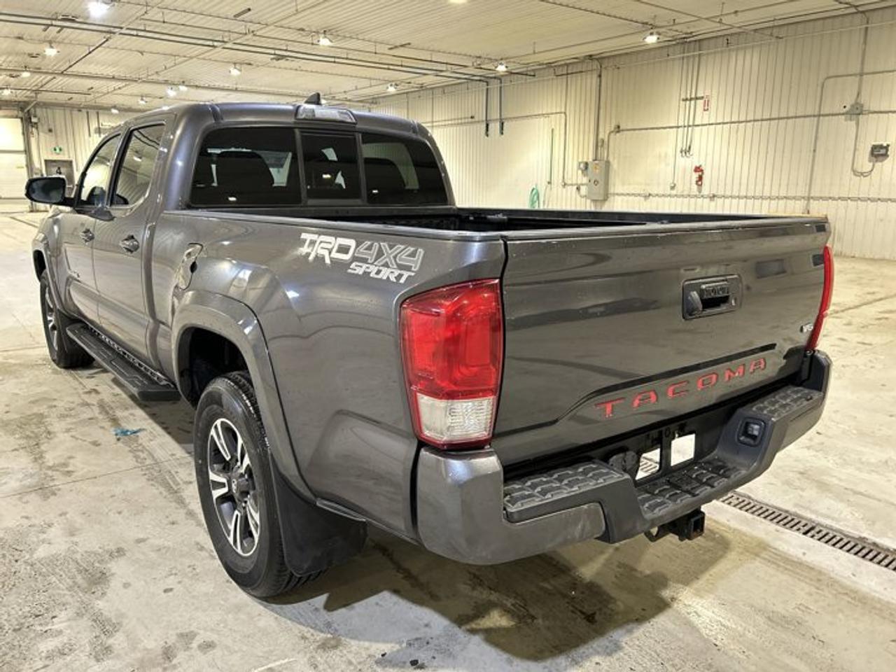 2016 Toyota Tacoma TRD Sport Double Cab 4wd | No accidents Photo