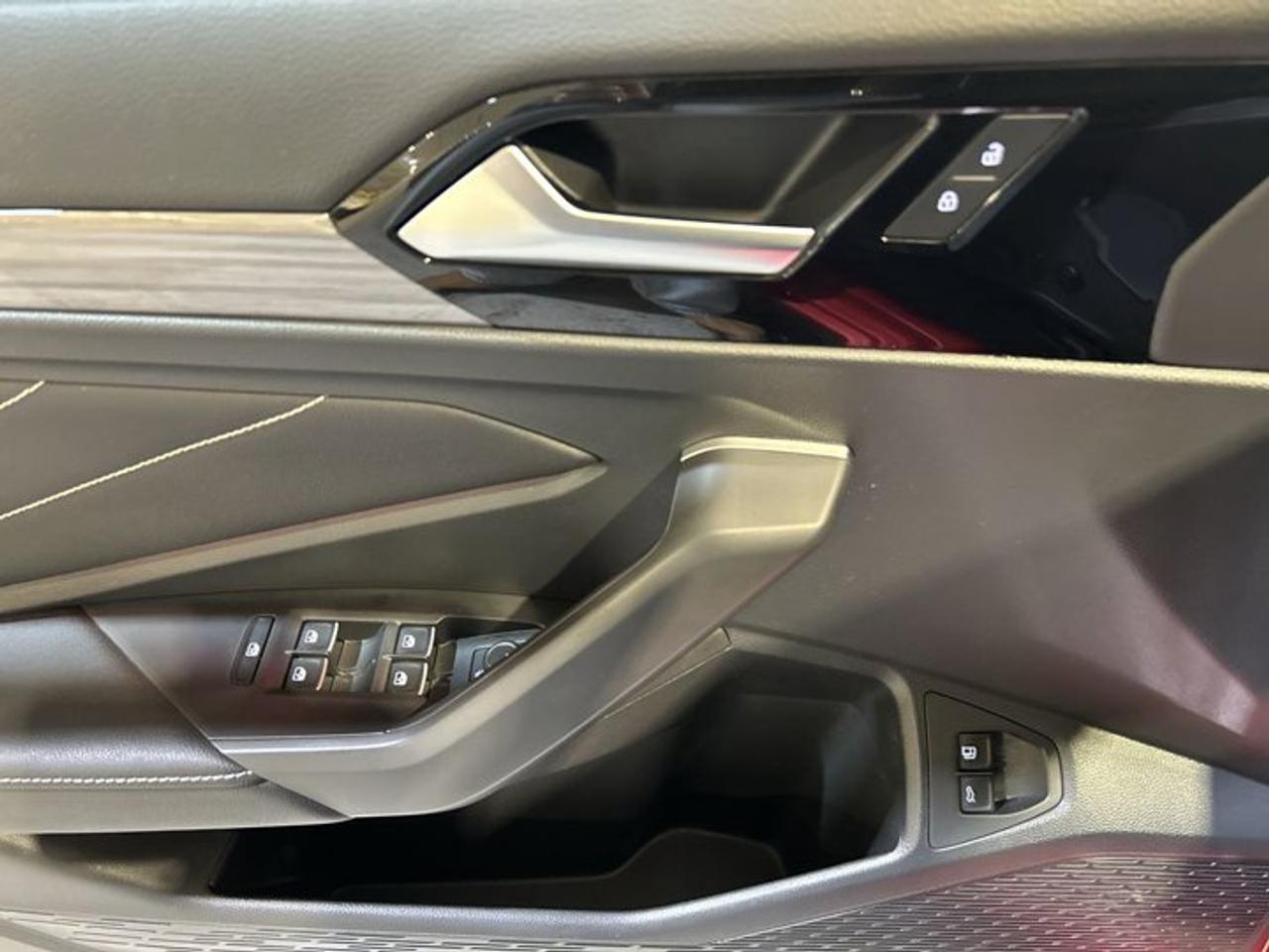 2023 Volkswagen Jetta Highline | Accident Free | Sunroof | Navigation Photo