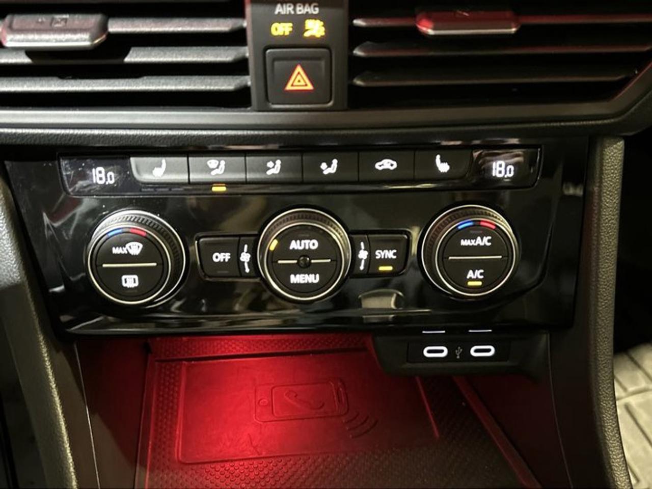 2023 Volkswagen Jetta Highline | Accident Free | Sunroof | Navigation Photo