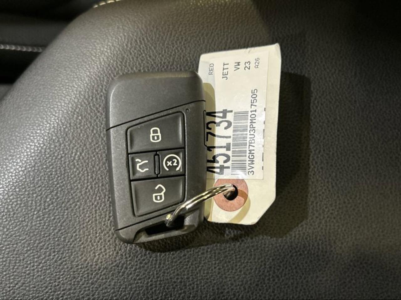 2023 Volkswagen Jetta Highline | Accident Free | Sunroof | Navigation Photo