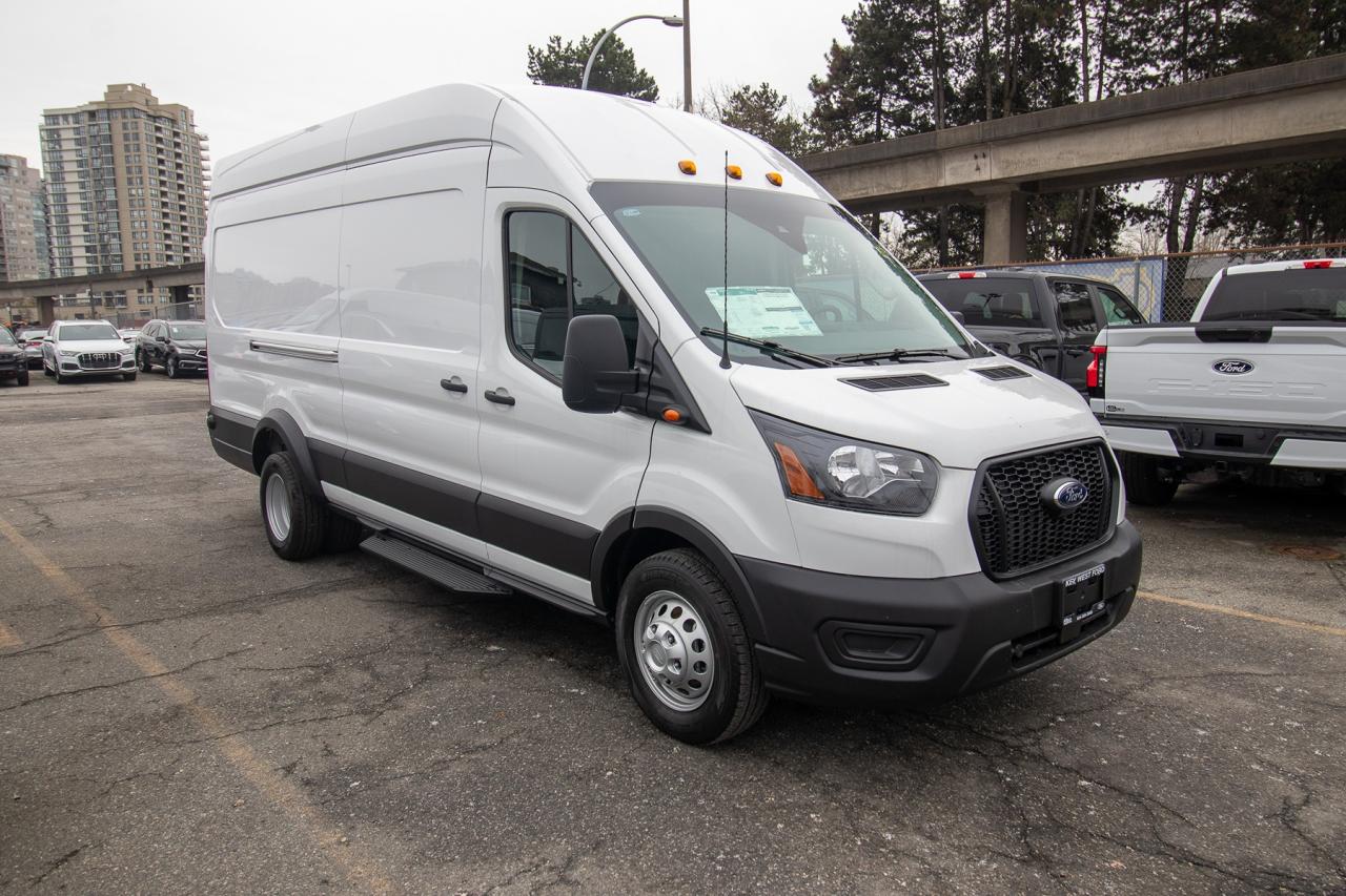 2025 Ford Transit T-350 HD 148" EL Hi Rf 11000 GVWR DRW RWD Photo3