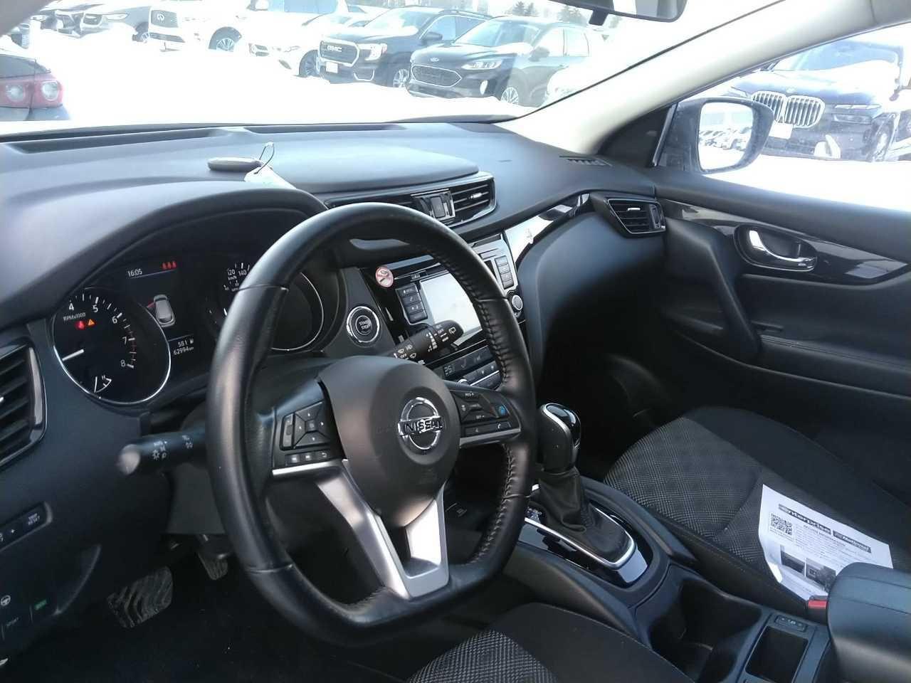 2023 Nissan Qashqai SV Photo3