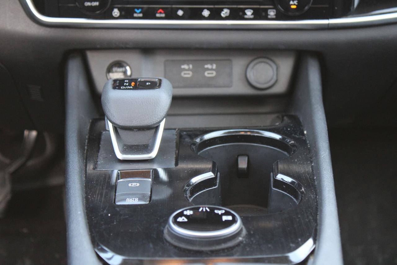 2024 Nissan Rogue SL Photo