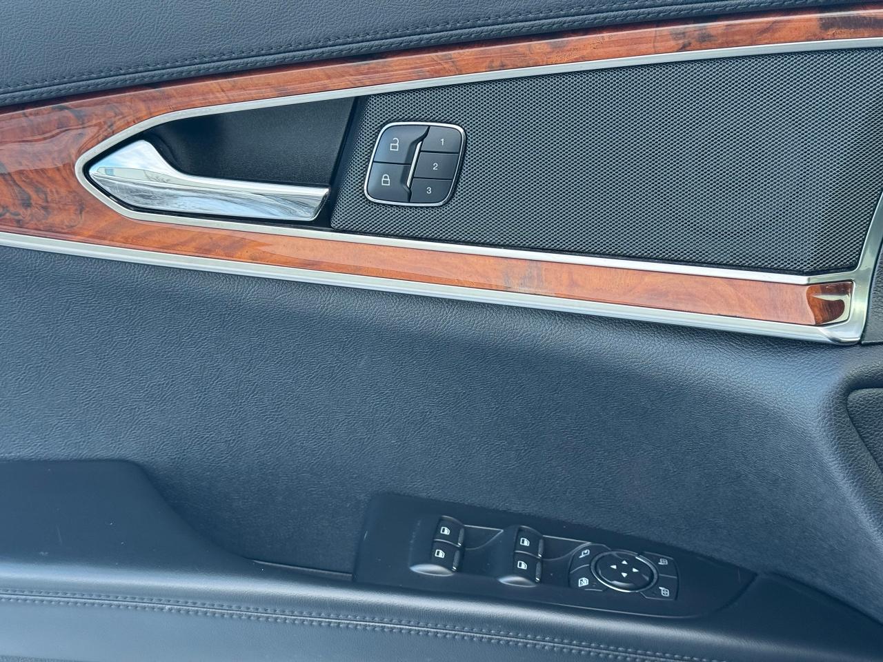 2017 Lincoln MKX Reserve **CLEAN CARFAX** Photo