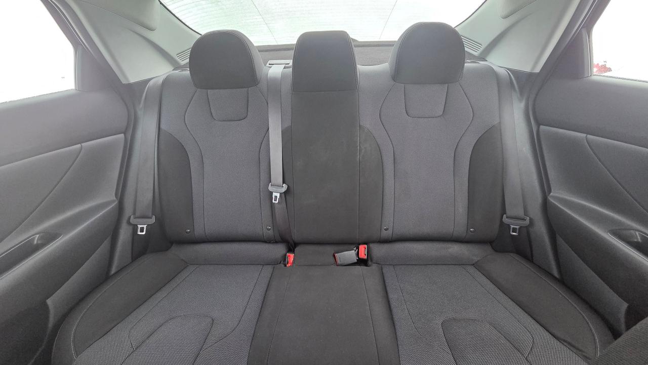 2022 Hyundai Elantra Essential Photo