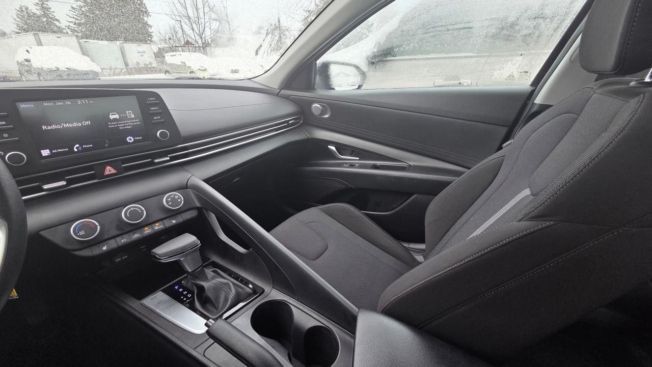 2022 Hyundai Elantra Essential Photo