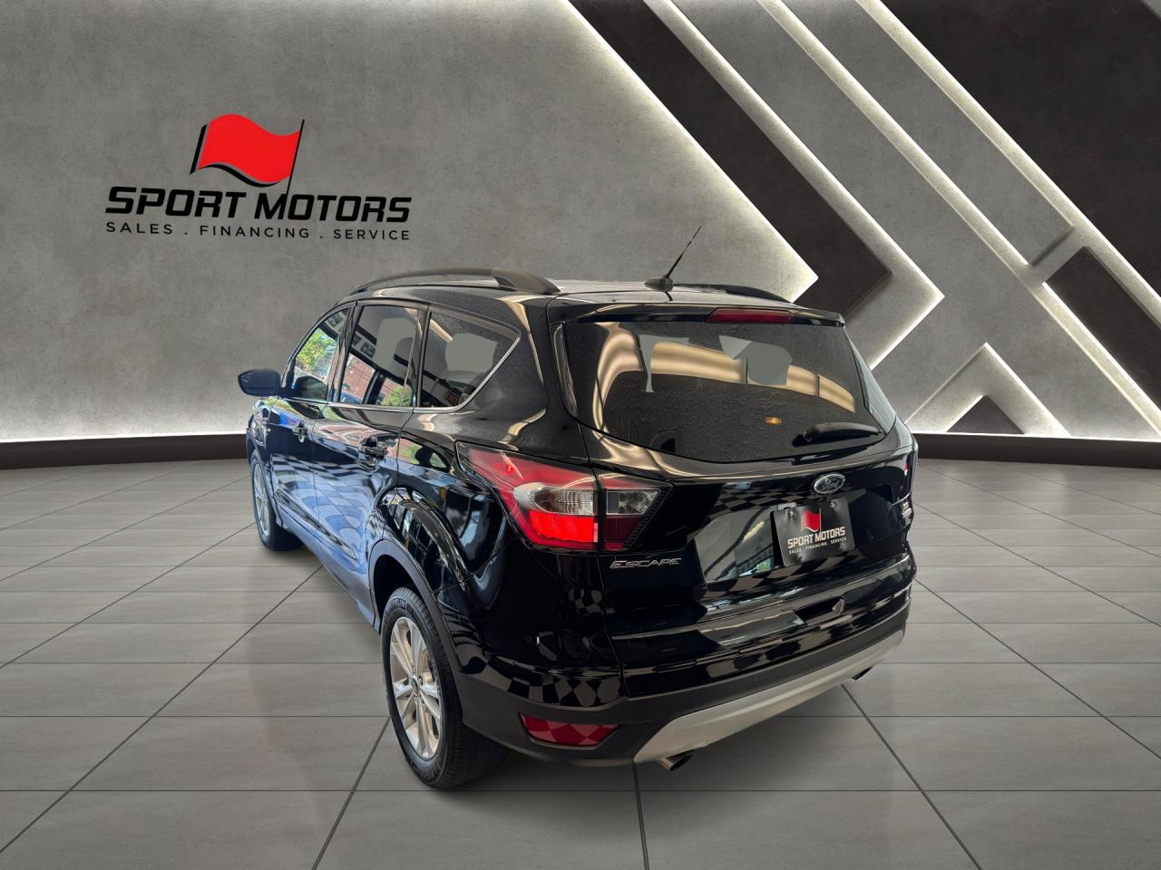 2017 Ford Escape SE+ApplePlay+Camera+Heated Seats+Rear Park Sensors Photo4