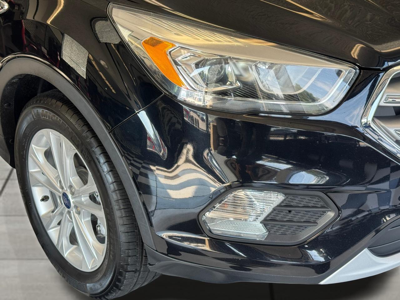 2017 Ford Escape SE+ApplePlay+Camera+Heated Seats+Rear Park Sensors Photo