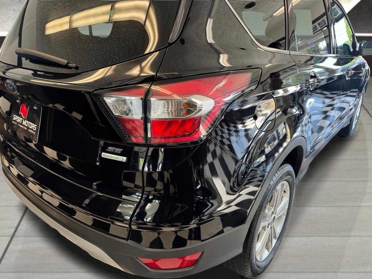 2017 Ford Escape SE+ApplePlay+Camera+Heated Seats+Rear Park Sensors Photo