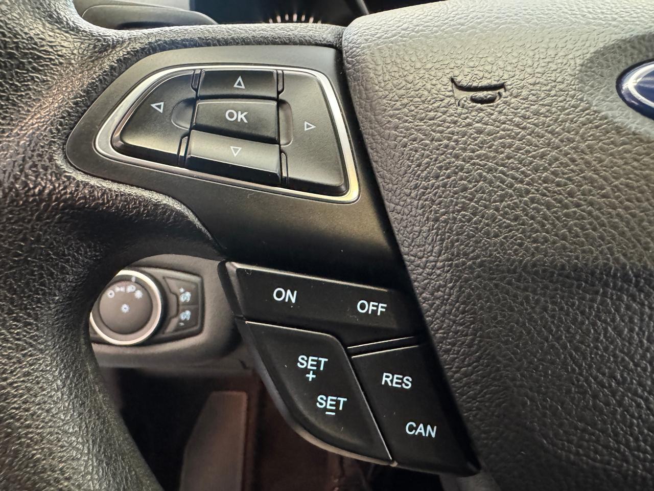 2017 Ford Escape SE+ApplePlay+Camera+Heated Seats+Rear Park Sensors Photo