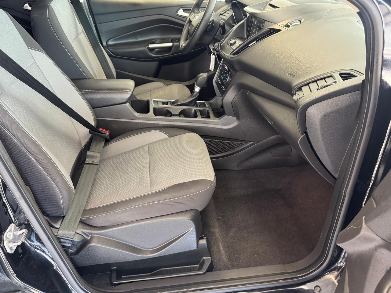 2017 Ford Escape SE+ApplePlay+Camera+Heated Seats+Rear Park Sensors Photo19