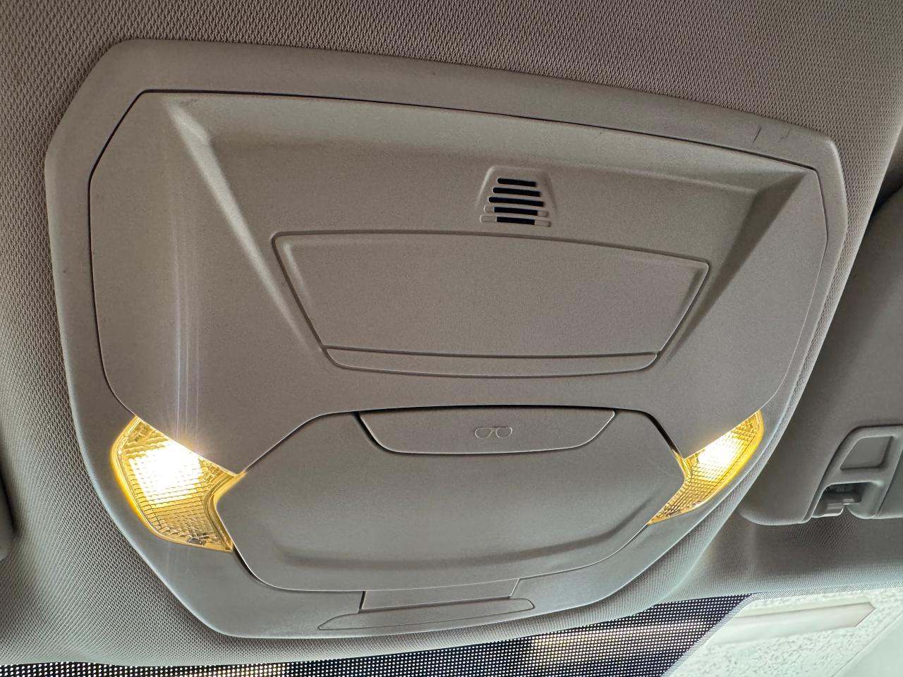 2017 Ford Escape SE+ApplePlay+Camera+Heated Seats+Rear Park Sensors Photo101