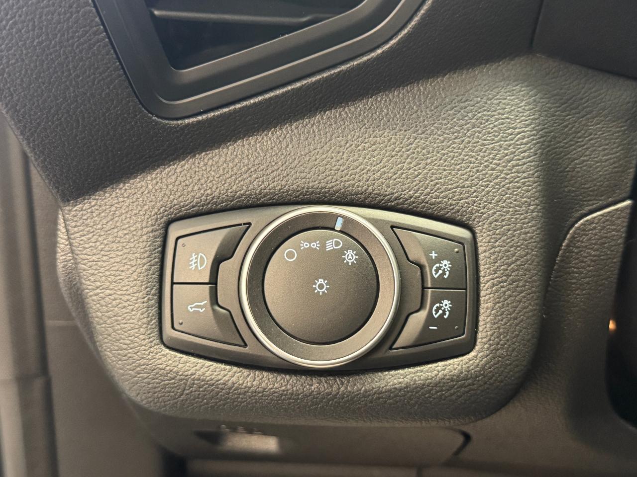 2017 Ford Escape SE+ApplePlay+Camera+Heated Seats+Rear Park Sensors Photo41